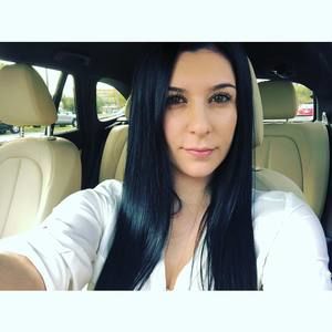 Meet your Posher, Andrea